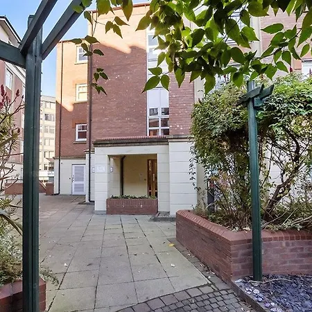 Holiday home House With Free Secure Parking