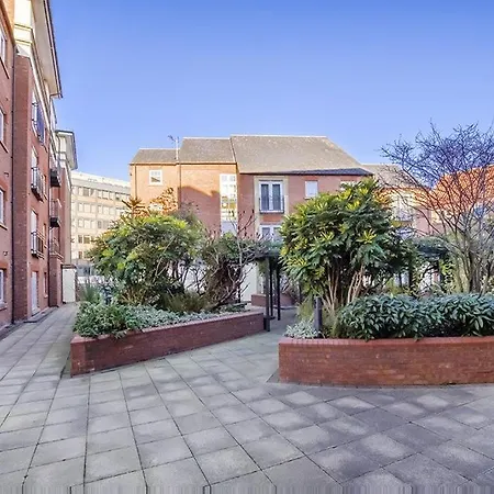 Prázdninový dům House With Free Secure Parking York